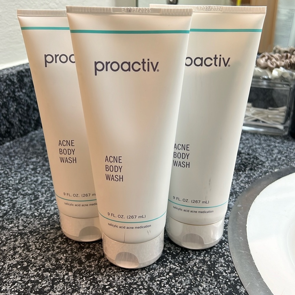 Proactiv body wash 9 OZ
